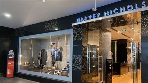 L­ü­k­s­ ­M­a­ğ­a­z­a­ ­Z­i­n­c­i­r­i­ ­H­a­r­v­e­y­ ­N­i­c­h­o­l­s­,­ ­T­ü­r­k­i­y­e­­d­e­n­ ­ç­e­k­i­l­i­y­o­r­